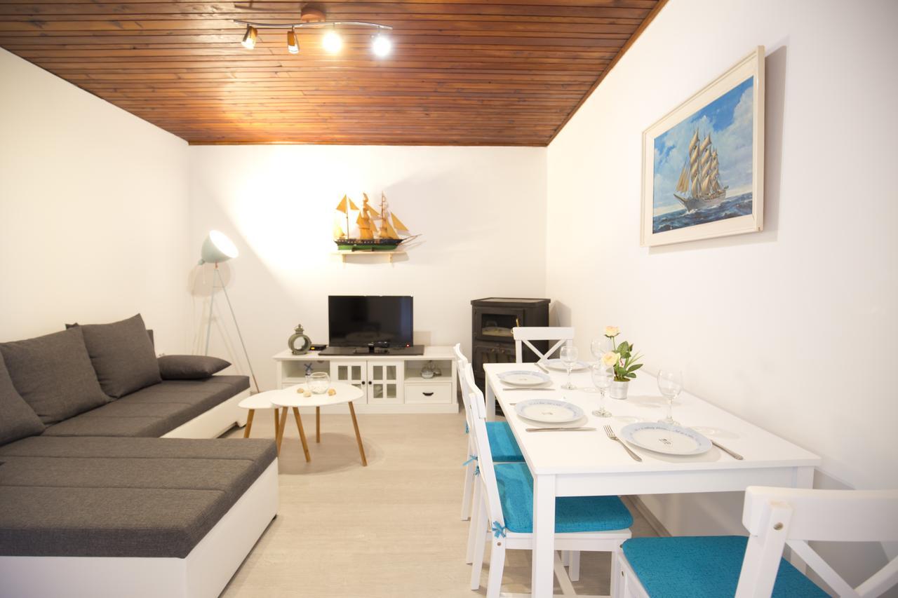 Corner Of Joy Apartment Vis Bagian luar foto