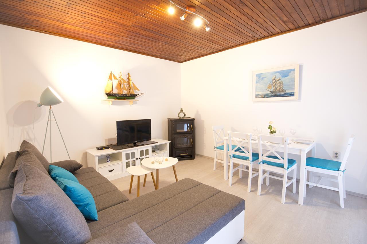 Corner Of Joy Apartment Vis Bagian luar foto